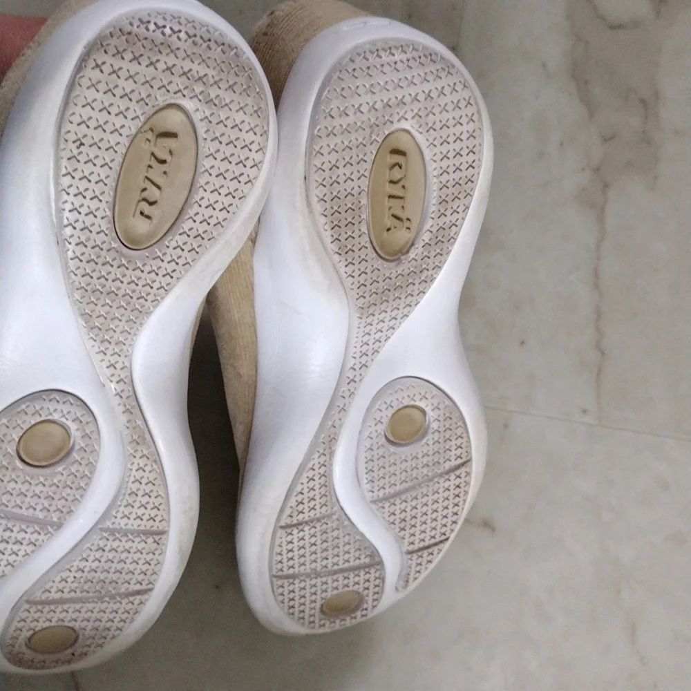 Ryka corduroy sneakers. - Picture 6 of 8